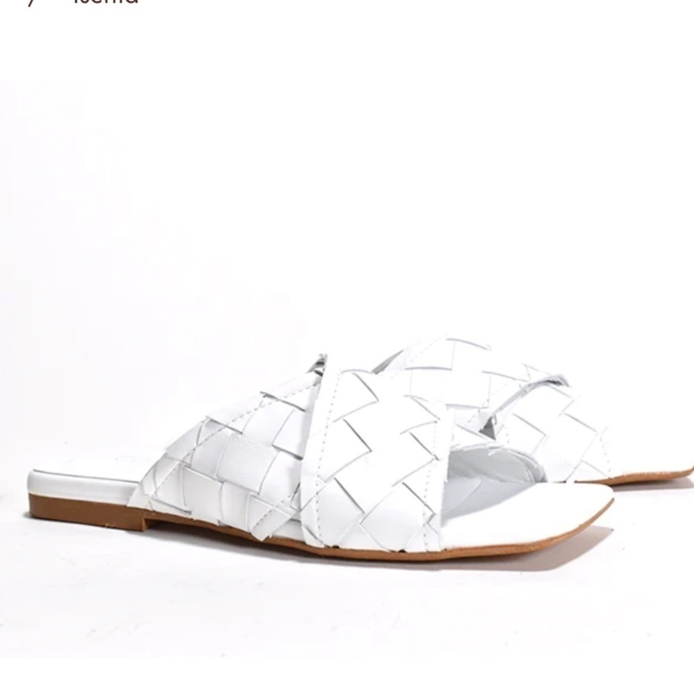 Cordani made in Italy Ischia White leather weaved slip on sandals flats Sz 8 new